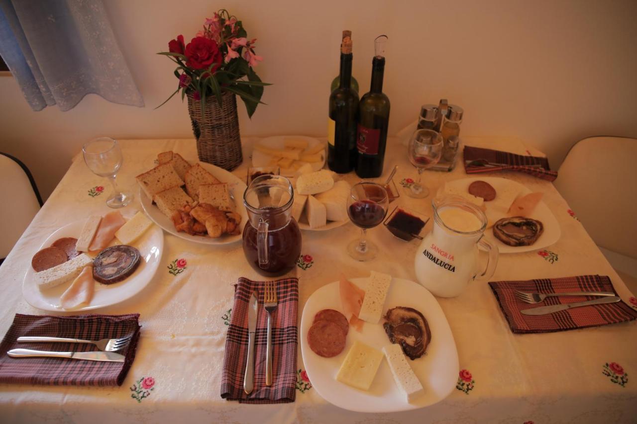 Sofia Gllava - Guest house *