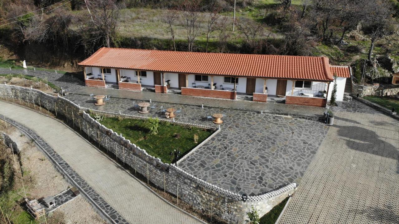 Guest house Sofia Gllava - *